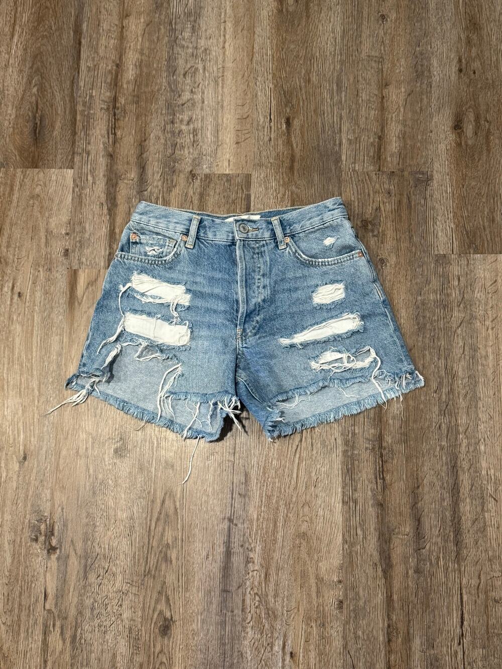 Free People Women’s Maggie Mid Rise Denim Short Size 24